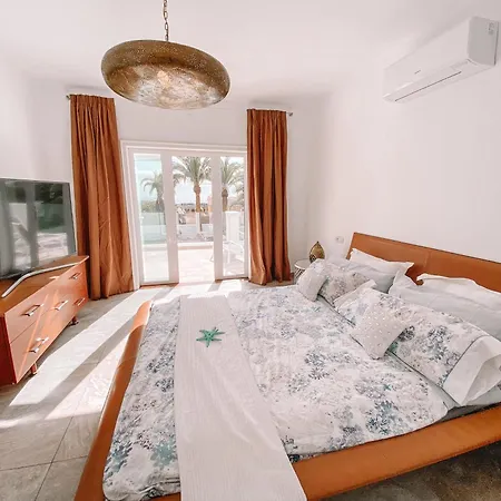 Aivy * Costa Teguise